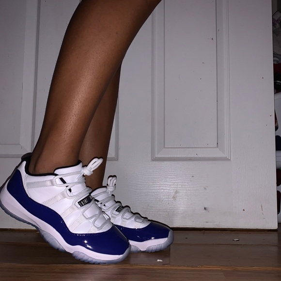 Selling these Concord Jordan 11’s lows - Picture 2 of 2
